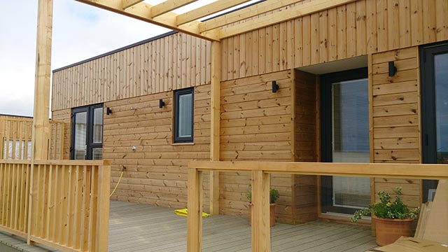 3 bedroom timber lodge by Building With Boxes