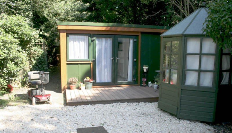Compact granny annexe can fit in the smallest garden-8