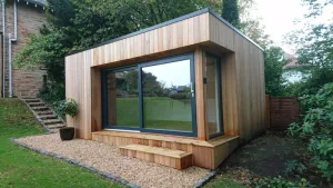 Garden office with plenty of room for staff