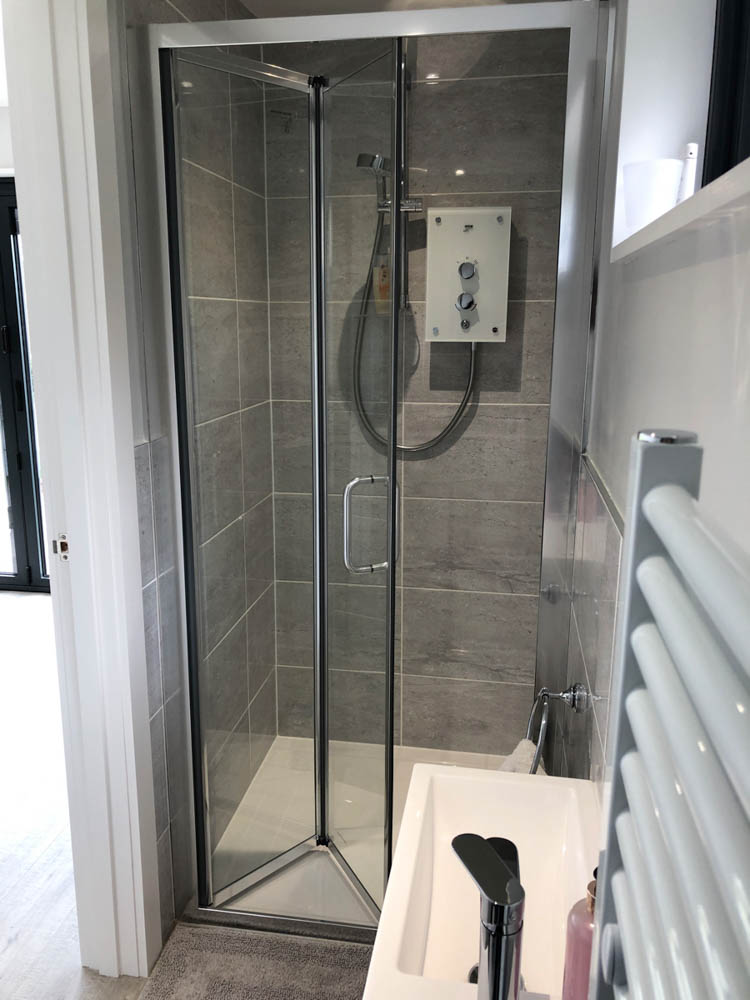 Compact but modern ensuite shower room