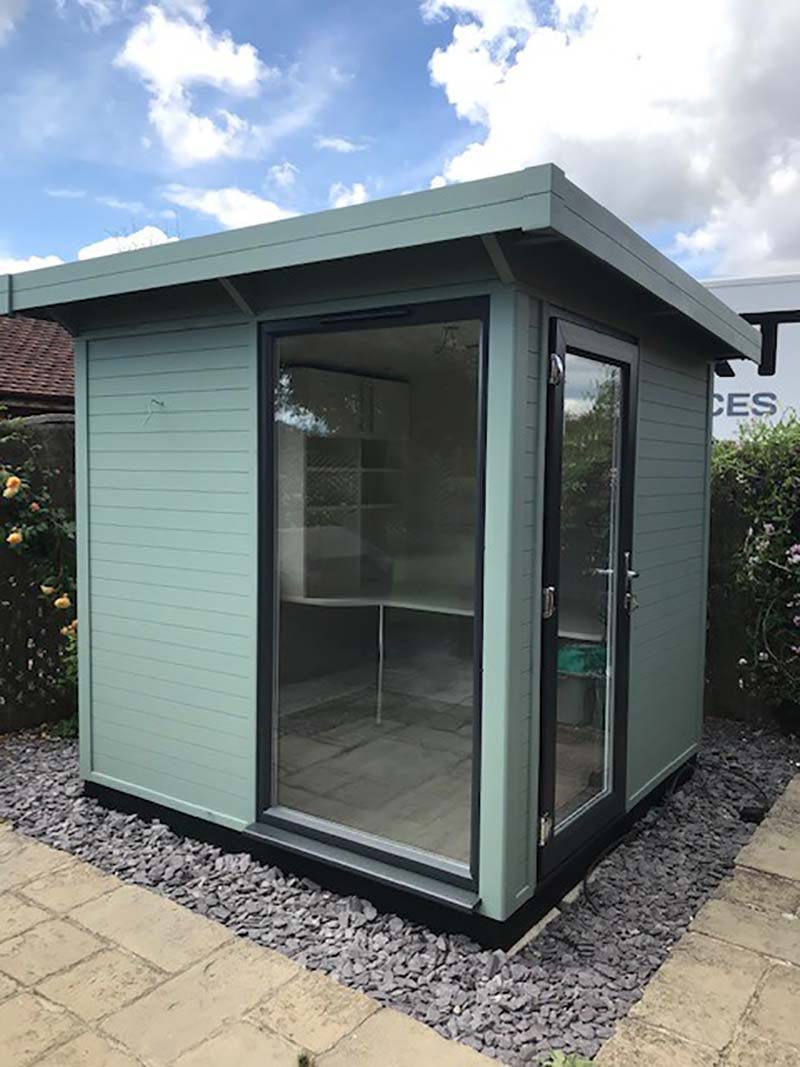 The perfect garden room for a small garden by Smart Garden Rooms Offices and Studios
