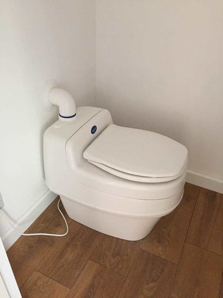Eco toilet fitted in a garden room by Garden2Office