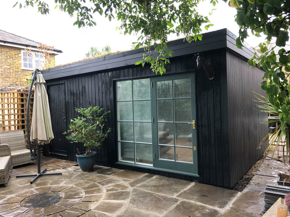 One side of the L-shaped garden room by Garden2Office
