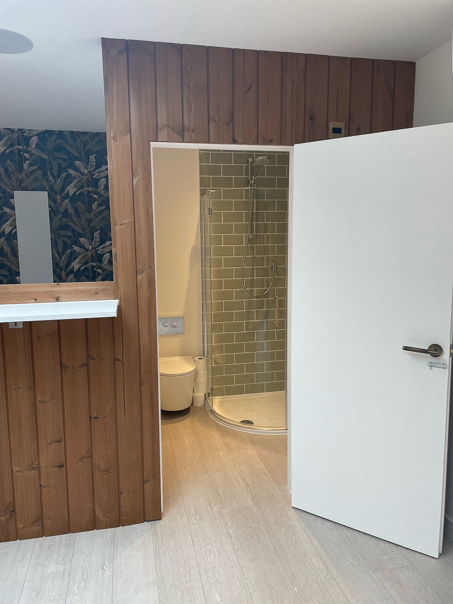 The annexe features a well specified shower room
