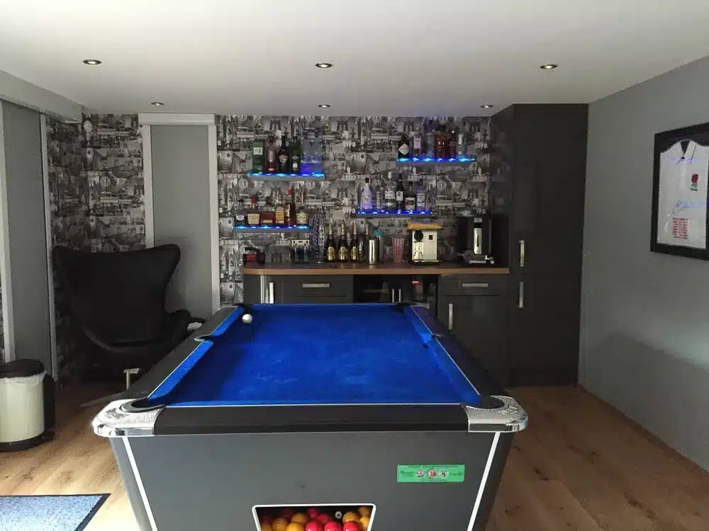 Games room by Crusoe Garden Rooms Limited