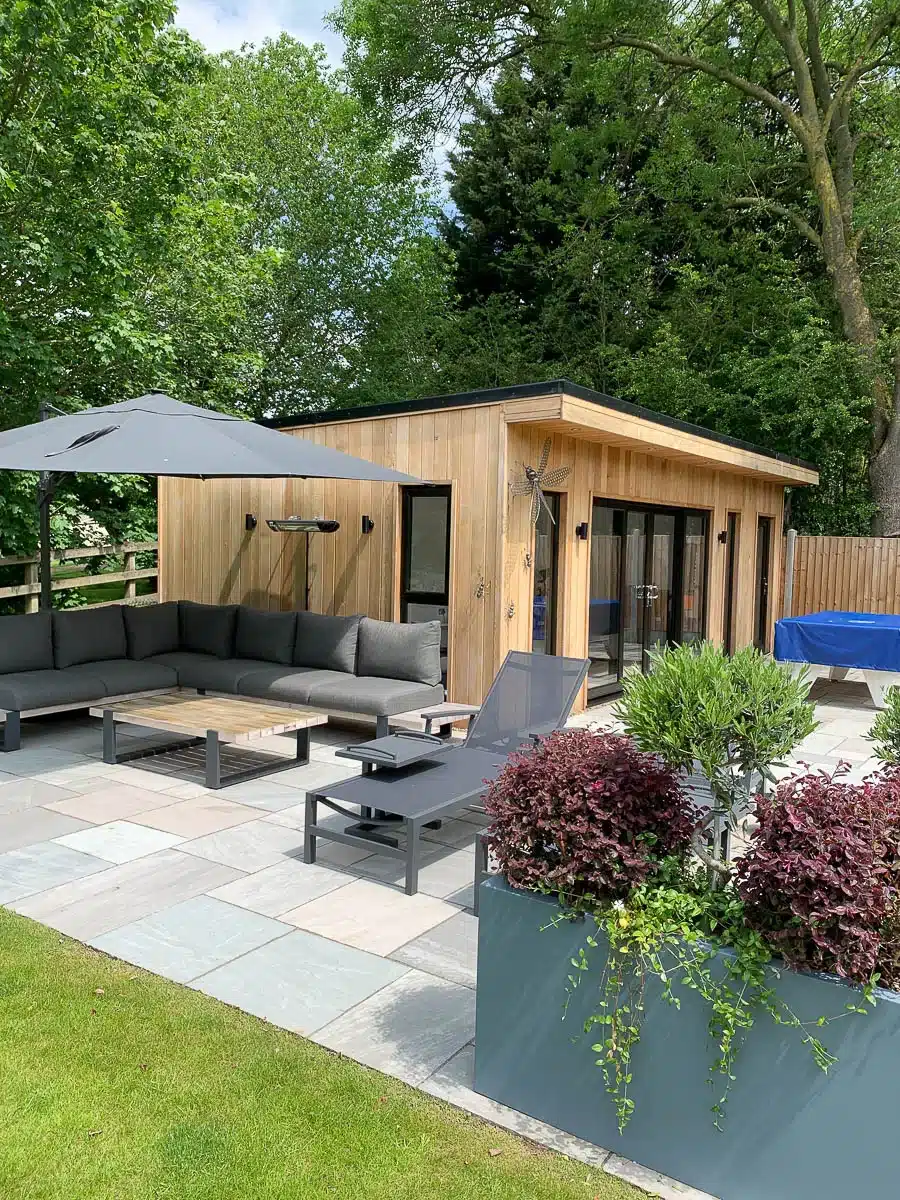 Garden gym and entertainment space in Essex