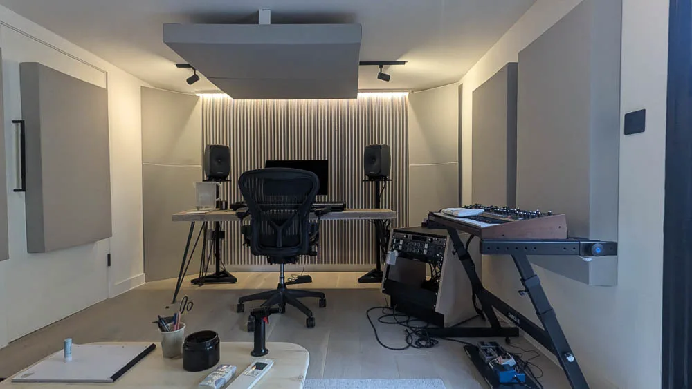 A soundproof garden room by Rockwood Garden Studios