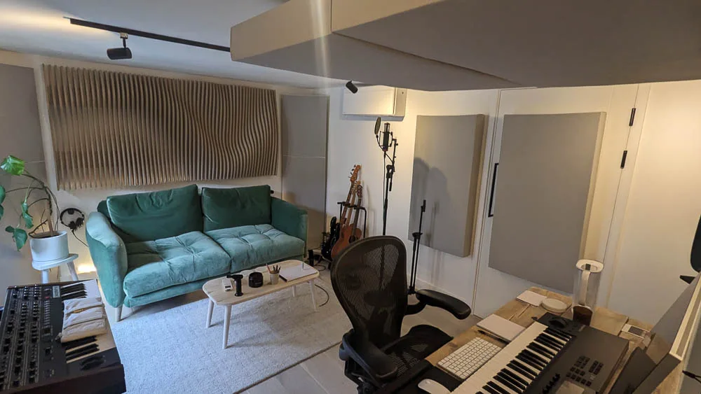 A soundproof garden room by Rockwood Garden Studios