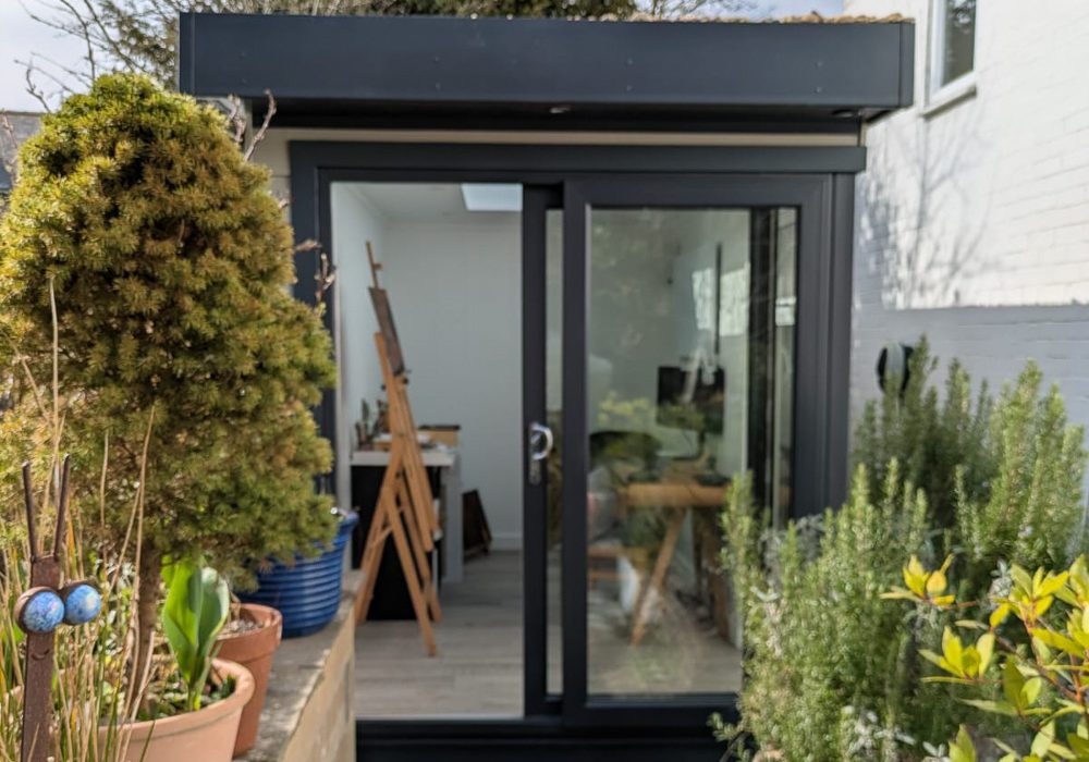 The 3.5m x 2.1m art studio by Cosy Garden Rooms