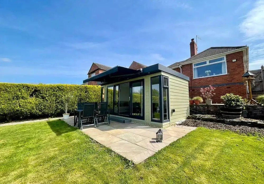 5.5m x 3m Cosy Garden Room designed to maximise the view