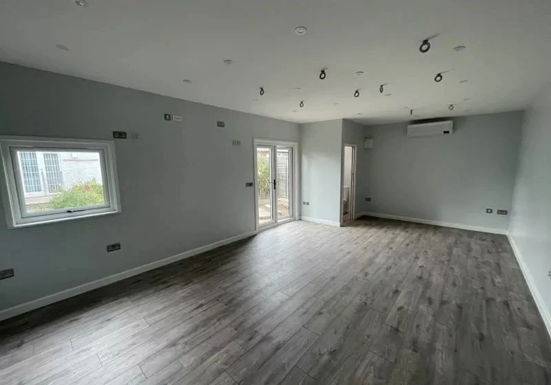 Garden treatment room for an Osteopath