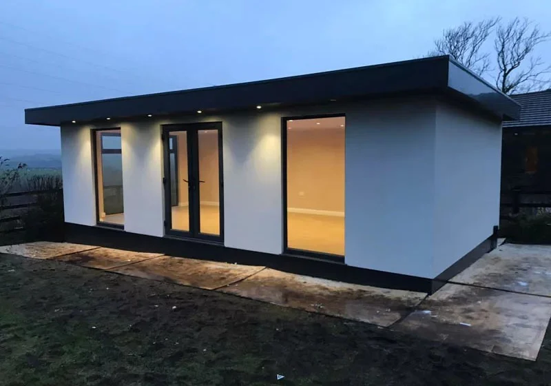 8m x 4m rendered garden office by Bridge Garden Rooms