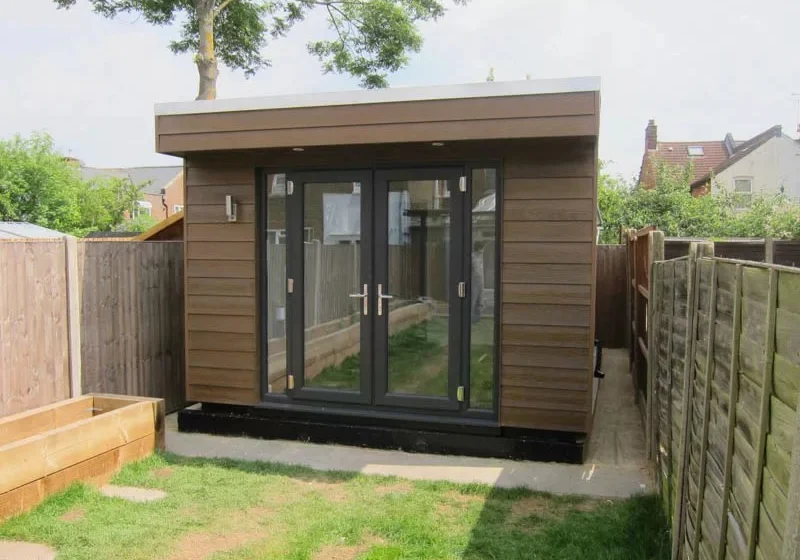 2.7m high garden room