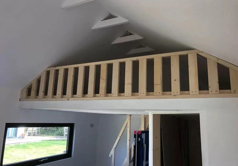 Garden room with mezzanine floor