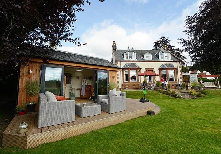 Modern garden room with traditional details
