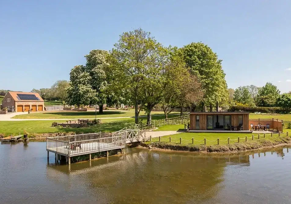 Lakeside Crusoe Garden Room