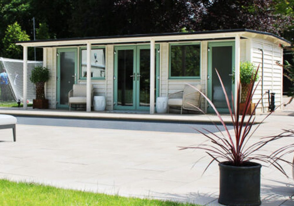 6.9m x 3.2m insulated pool house by Smart Modular Buildings