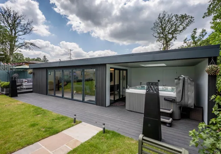Swift garden rooms with space for a hot tub