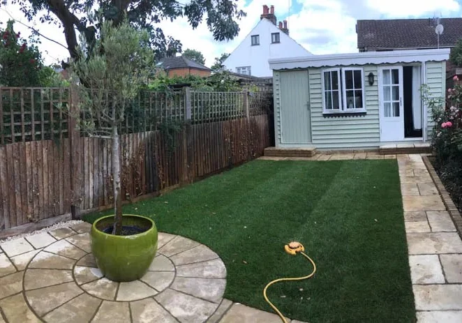 Timeless Garden Rooms F12